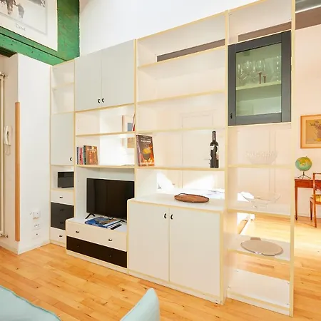 Italian Design Small Attic Apartamento