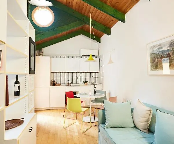 Daire Italian Design Small Attic Bolonya