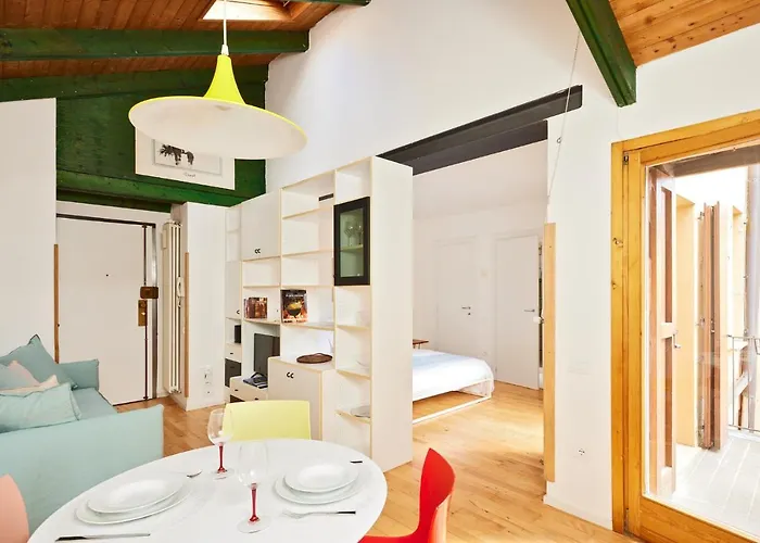 شقة Italian Design Small Attic *