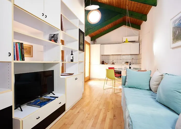 Lägenhet Italian Design Small Attic Bologna