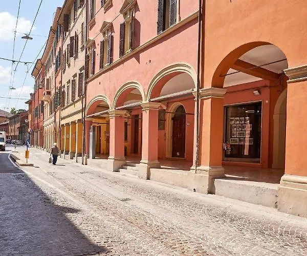 Italian Design Small Attic Lejlighed