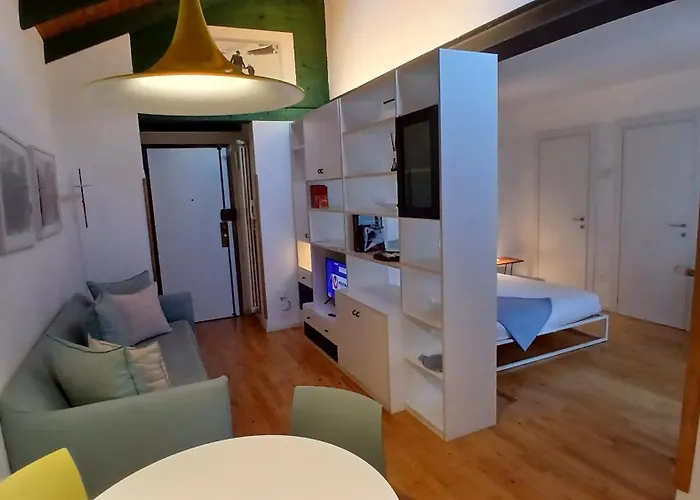 Lägenhet Italian Design Small Attic *